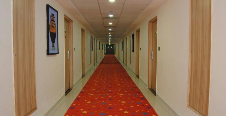 גאזיאבאד Xenious World Square Hotel מראה חיצוני תמונה