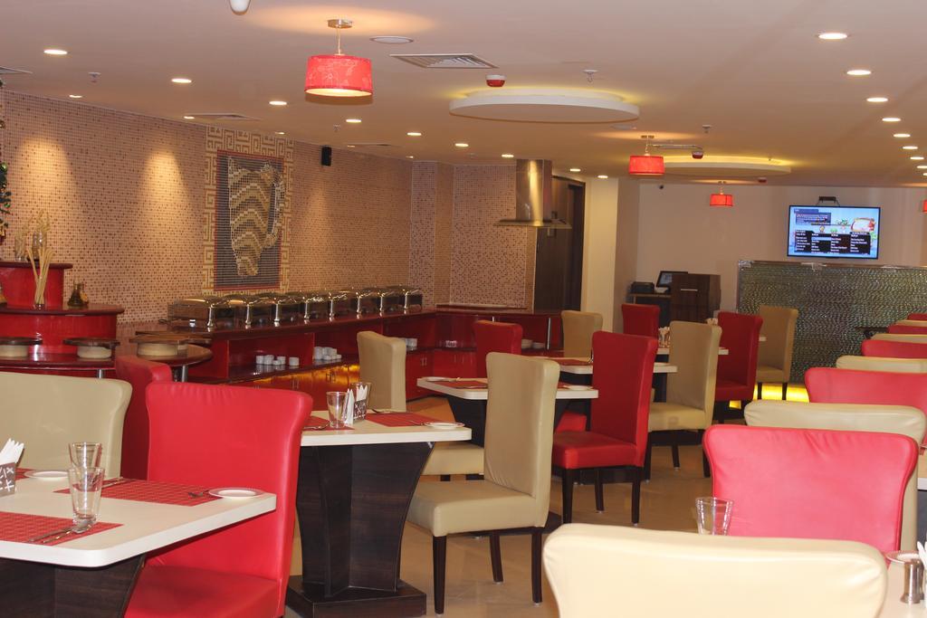 גאזיאבאד Xenious World Square Hotel מראה חיצוני תמונה