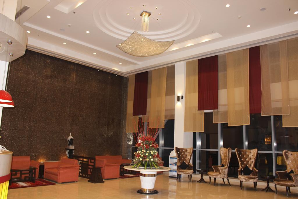 גאזיאבאד Xenious World Square Hotel מראה חיצוני תמונה