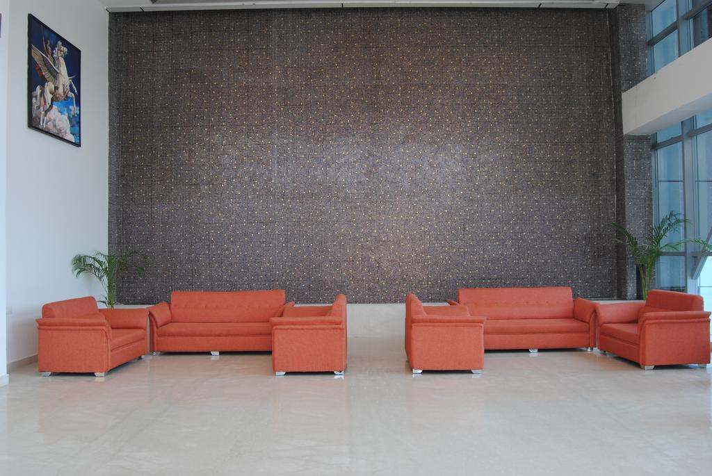 גאזיאבאד Xenious World Square Hotel מראה חיצוני תמונה